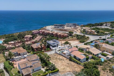 Sea view building land in Praia da Luz, Algarve 1