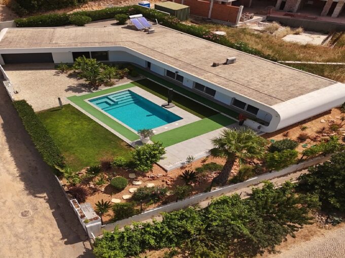 Single storey 3 bed villa for sale in Loule, Algarve 3