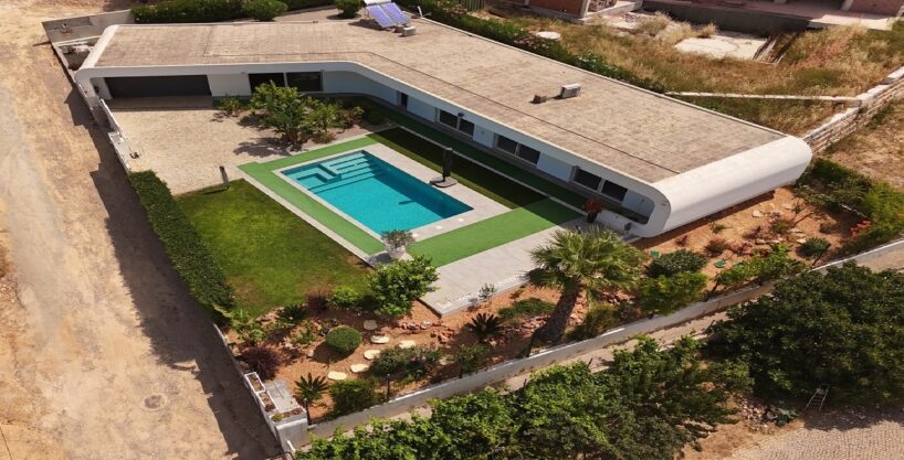 Single storey 3 bed villa for sale in Loule, Algarve 3
