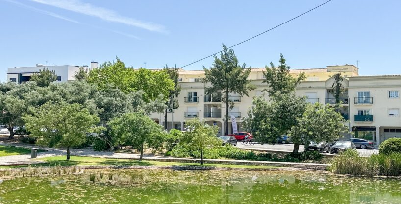 Top floor 4 bed apartment in Almancil, Algarve 1