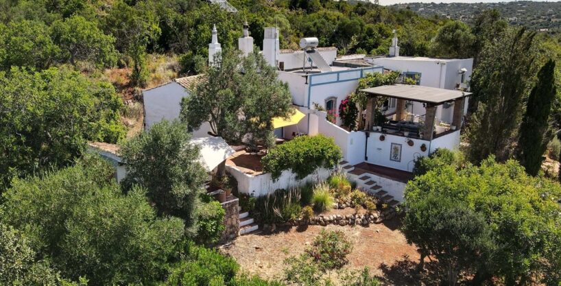 Traditional Algarve villa with annexe in Loule 1
