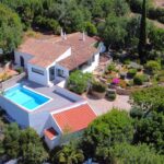 Traditional villa for sale in Quinta das Raposeiras 1
