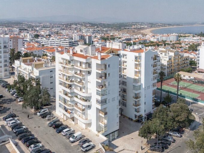 2 bed apartment for sale in Torraltinha, Lagos, Algarve 1