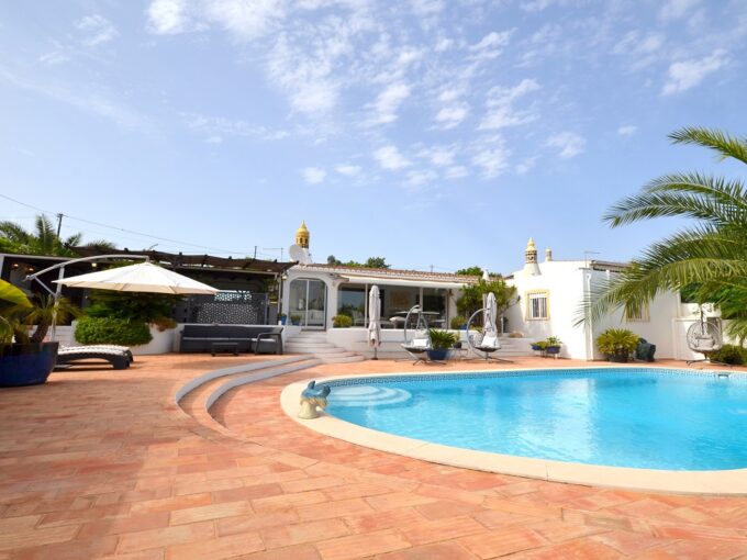 2 bed villa plus 1 bed guest chalet in Boliqueime, Algarve 7