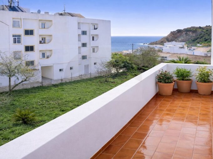 3 bed apartment for sale in Burgau, West Algarve 1