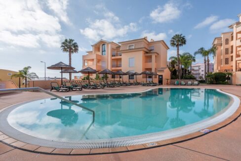 3 bed apartment for sale in Praia da Luz, Algarve 1