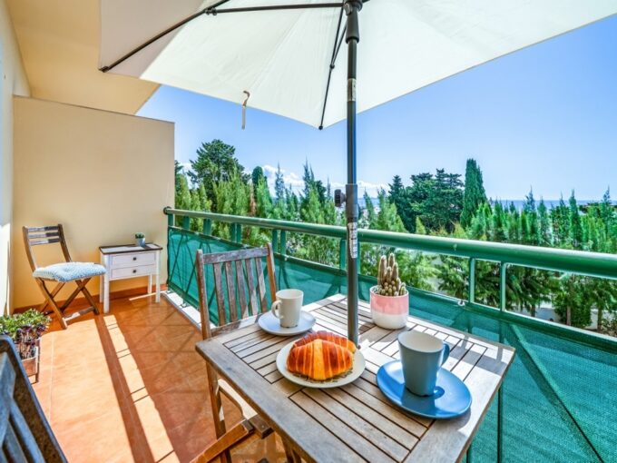 3 bed apartment with garage in Lagos, Algarve 1