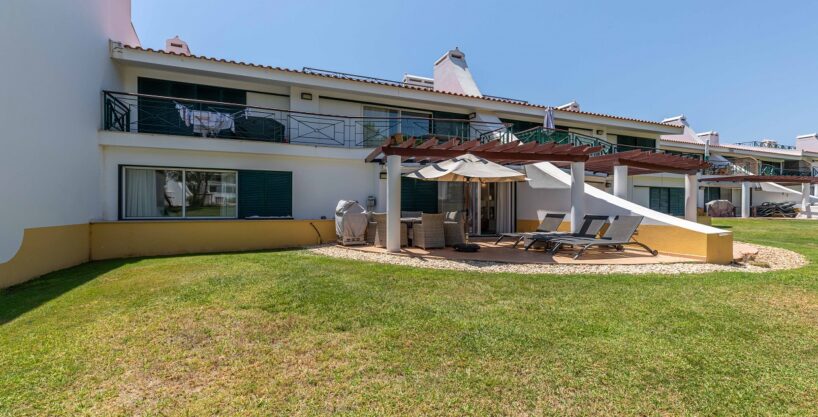 3 bed ground floor golf apartment in Vila Sol near Vilamoura 1