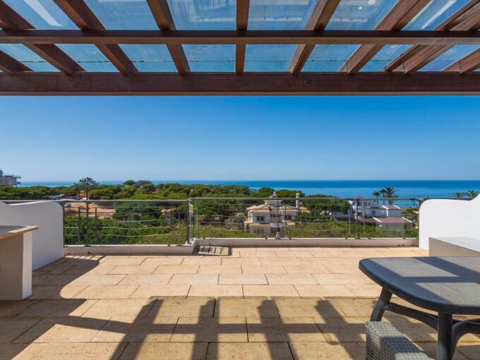 3 bed sea view beach penthouse in Olhos de Agua, Algarve 5