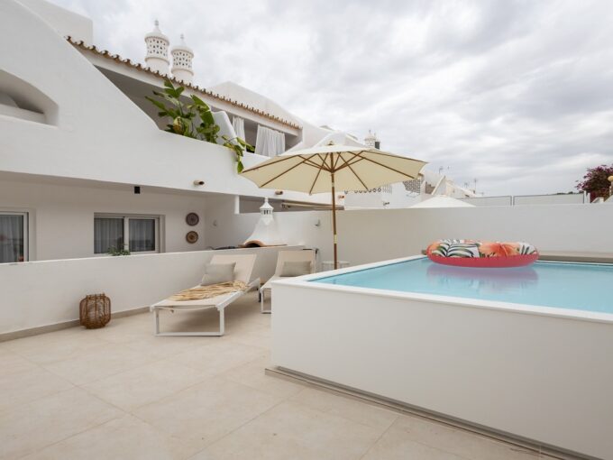3 bed townhouse with pool in Vale do Garrao, Vale do Lobo 1