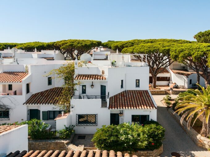 3 bed townhouse with sea view roof terrace in Vale do Lobo 1
