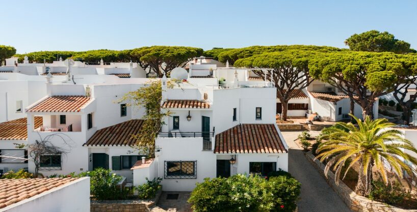 3 bed townhouse with sea view roof terrace in Vale do Lobo 1