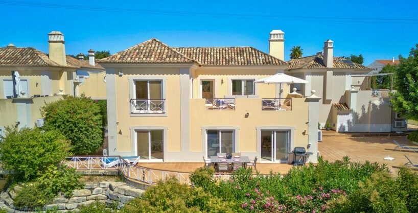 3 bed villa for sale in Almancil, Algarve 1