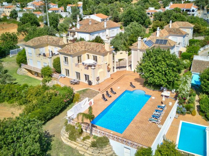 3 bed villa for sale in Almancil, Algarve 2