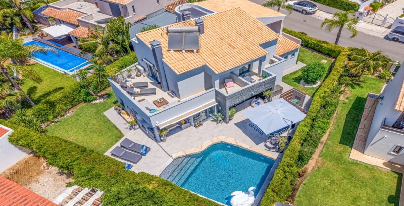 3 bed villa for sale in Vilamoura, Algarve 1