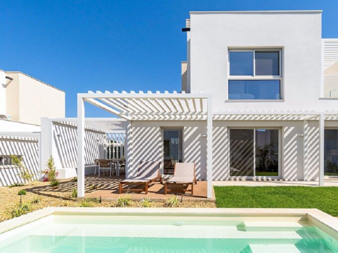 3 bed villa with private pool in Pestana Silves Golfe Resort, Algarve 1