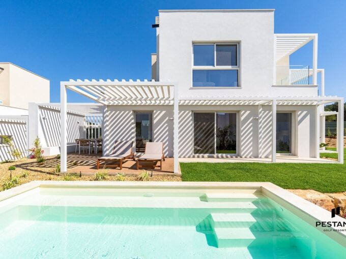 3 bed villa with private pool in Pestana Silves Golfe Resort a