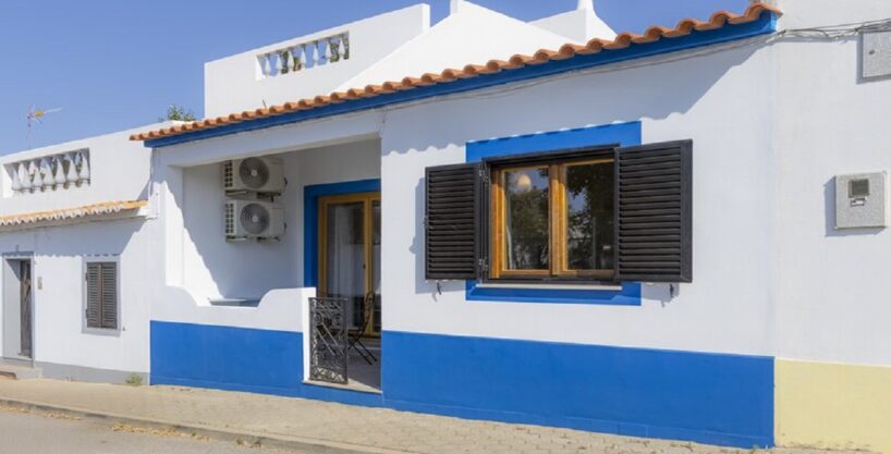 3+1 renovated property in Espiche, Praia da Luz, Algarve 1