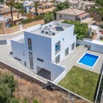 4 bed modern villa with pool in Lagos, Algarve 1