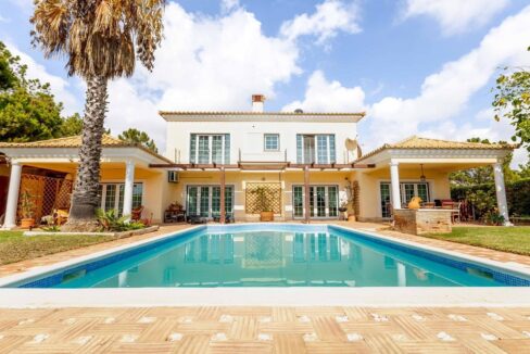 4 bed villa near Vila Sol Golf in Quarteira, Algarve 1