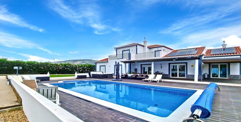 4 bed villa with pool in Quelfes, Olhao, East Algarve 2