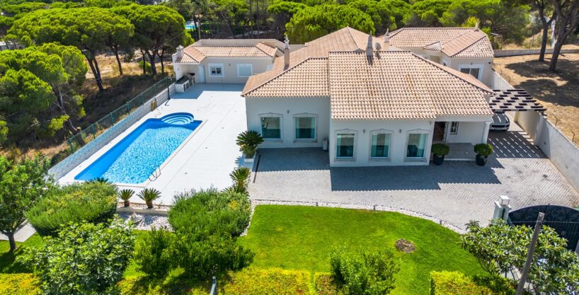5 bed villa in Valeverde near Quinta do Lago, Algarve 1