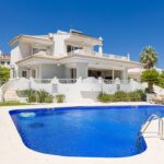 5 bed villa on the golf course in Vilamoura, Algarve 1