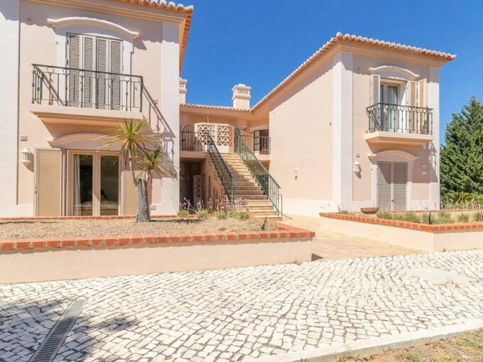Co ownership 2 bedroom apartment on Pestana Gramacho Golf Resort, Carvoeiro 1