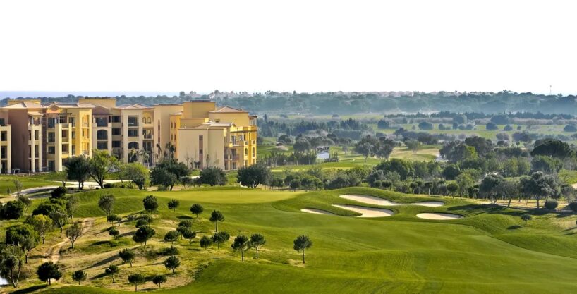 Golf view 2 bed apartment in Victoria Residences, Vilamoura, Algarve 14