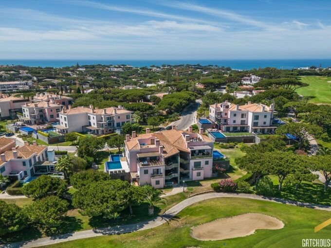 Golf view 2 bed apartment with jacuzzi in Vale do Lobo