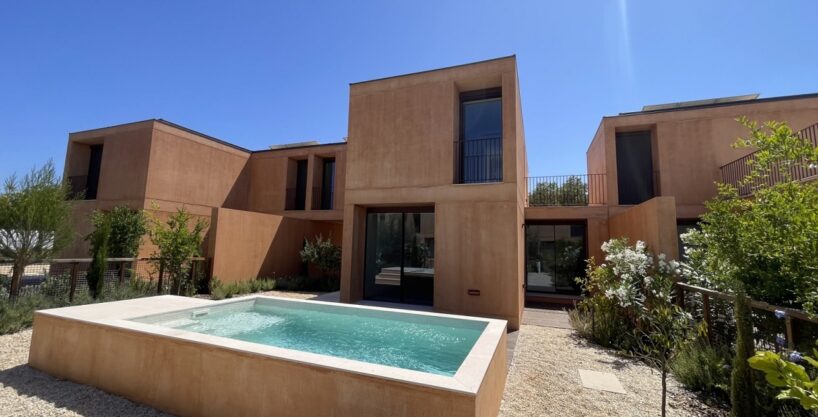 Modern 3 bed villa with pool in Vilamoura, Algarve 1