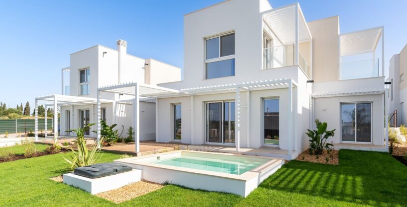 New villa for sale in Silves a