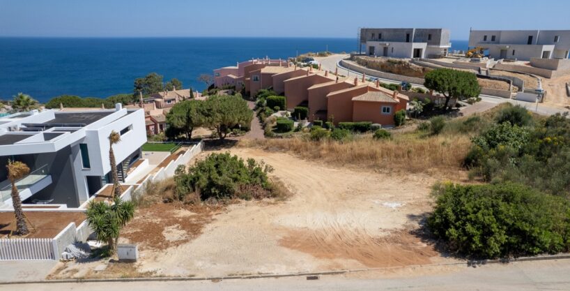 Ocean view turnkey 4 bed modern villa in Praia da Luz, Algarve 1