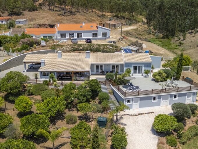 Property for sale in Monchique, Central Algarve 1