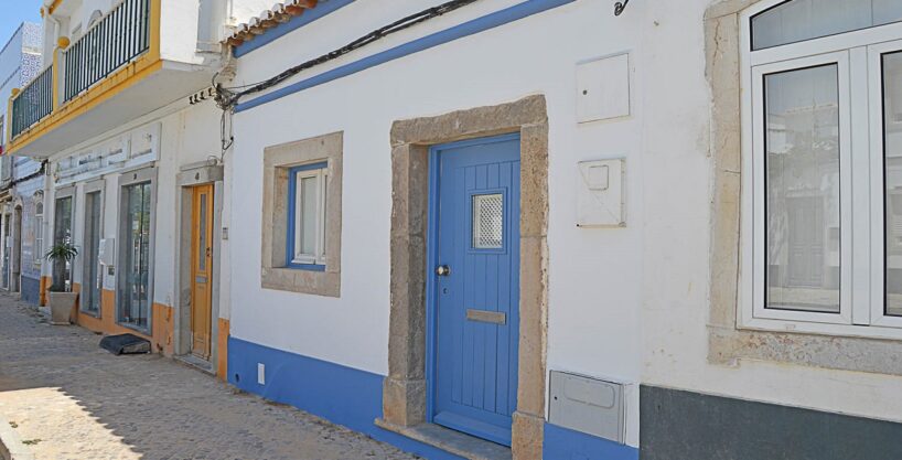 Renovated 2 bed townhouse in Tavira centre, East Algarve 1