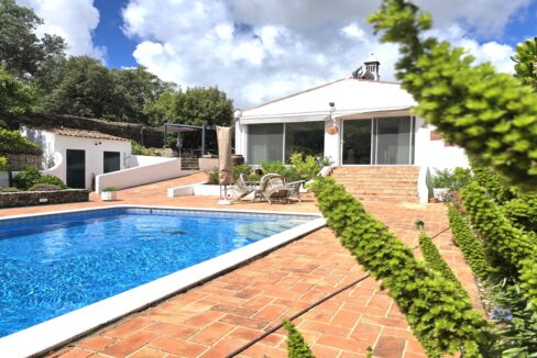 Renovated rustic style villa in Sao Bras de Alportel, Algarve 1