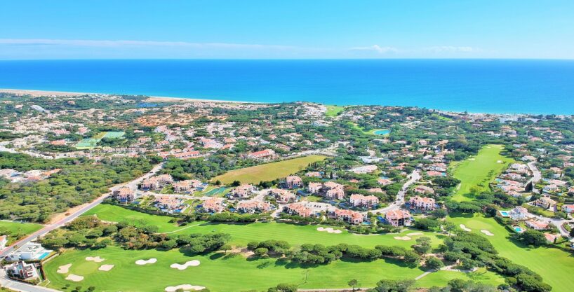 Sea & golf view 4 bed villa on Vale do Lobo, Algarve 1