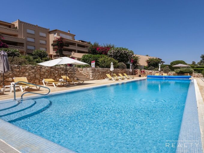 Sea view 2 bed apartment in Meia Praia, Lagos, Algarve 1
