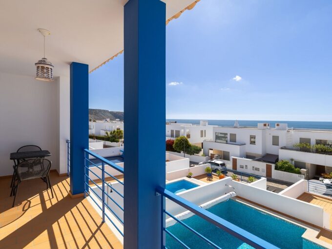 Sea view 3 bed house with pool in Praia da Luz, Algarve 1