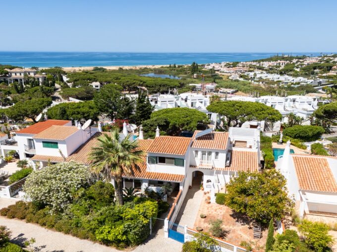 Sea view 3 bed house with pool near Vale do Lobo Golf Resort 1