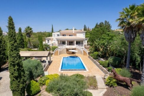 Sea view 4 bed villa in Carvoeiro, Algarve for sale 1
