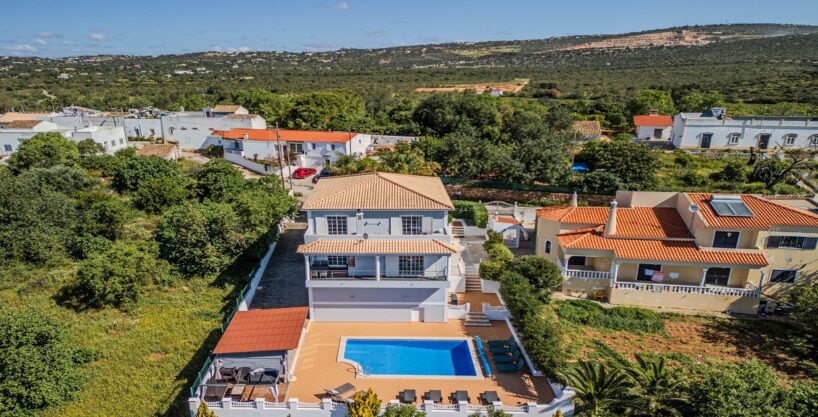 Sea view 5 bed villa for sale in Boliqueime, Algarve 1