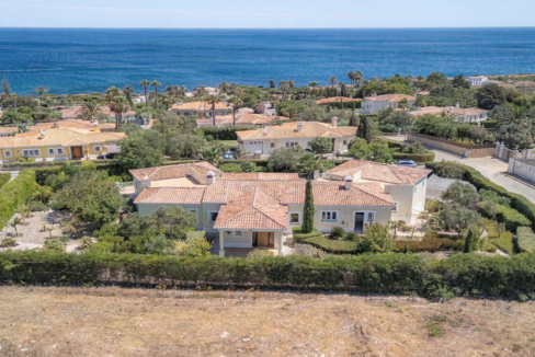 Sea view detached villa in Reserva da Luz, West Algarve 1