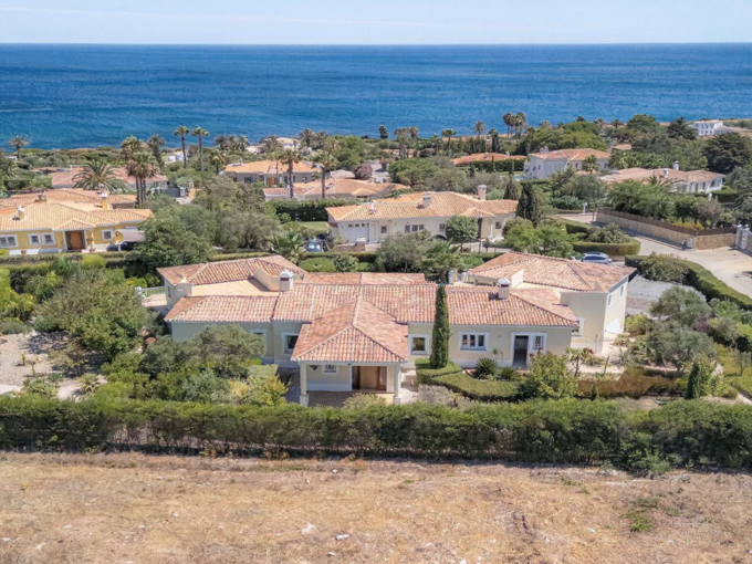 Sea view detached villa in Reserva da Luz, West Algarve 1
