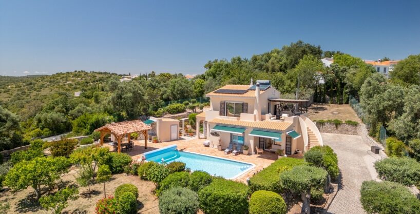 Sea view villa with 3 beds in Sao Bras de Alportel, Algarve 1