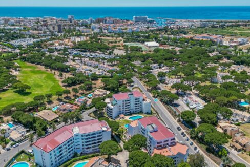 Studio apartment for sale near Vilamoura marina, Algarve 1