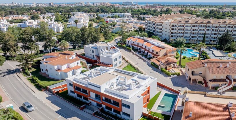 1 bed apartment with garage in Vilamoura, Algarve 1