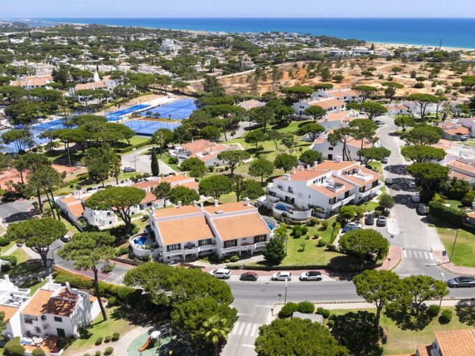 2 bed apartment for sale in Vale do Lobo Golf Resort 1