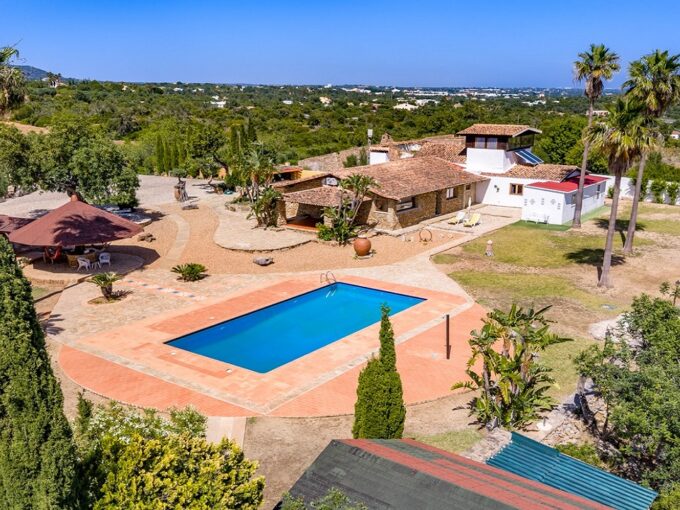 4 bed Algarve quinta with annexe near Olhao & Moncarapacho 2
