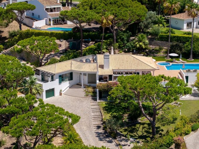 5 bed villa for sale in Vale do Lobo Golf Resort, Algarve 1